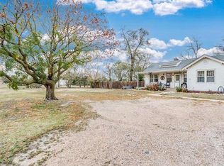 1304 W 11th Ave, Hutchinson, KS 67501