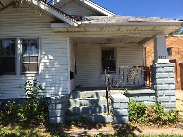 1405 NE Adams St photo 1