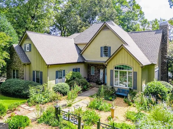 308 Laurel Lakes Dr, Carrollton, GA 30116