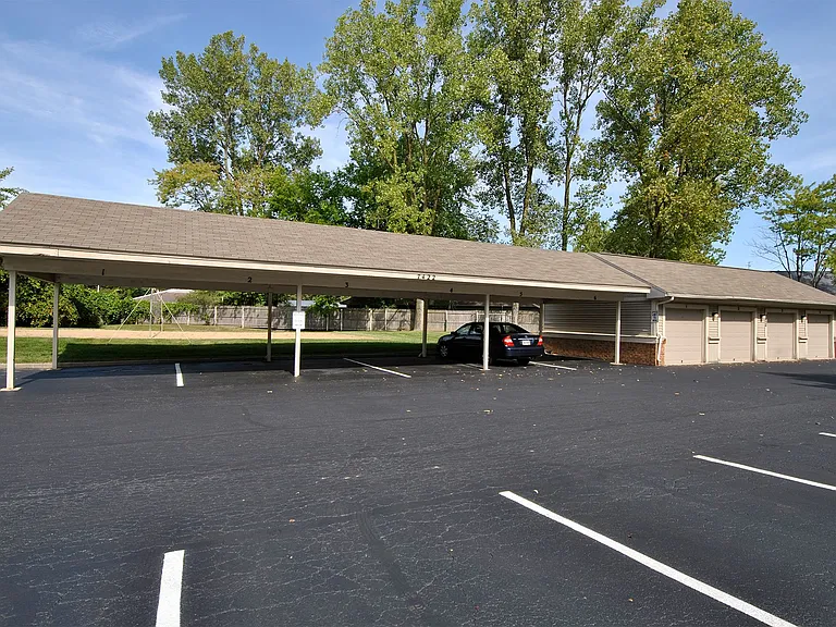 Fox Chase Apartments — Photo 33