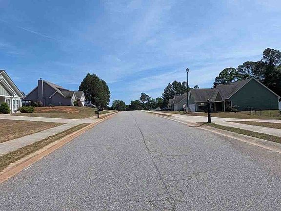 5th image of 141 Whitehill Ln