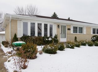 635 Preston Ln, Schaumburg, IL 60193