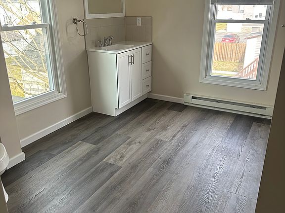 4th image of 358 Washington Ave