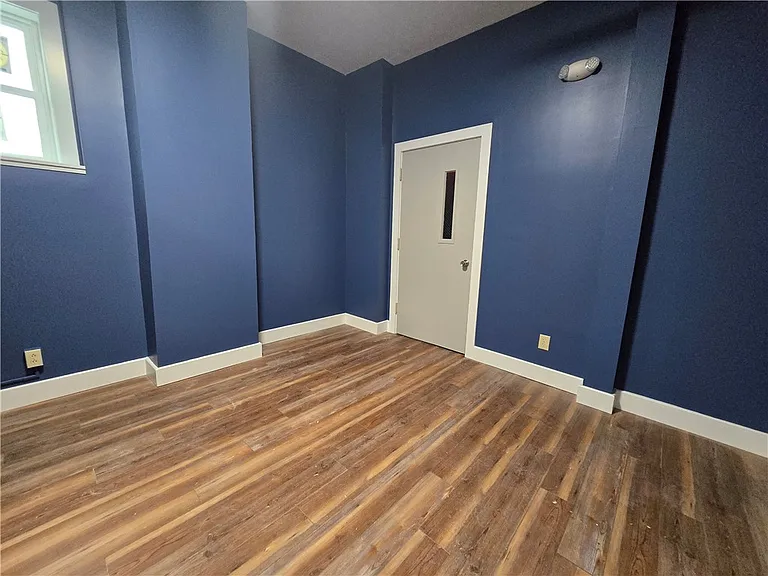 27 E Main St #209 — Photo 8