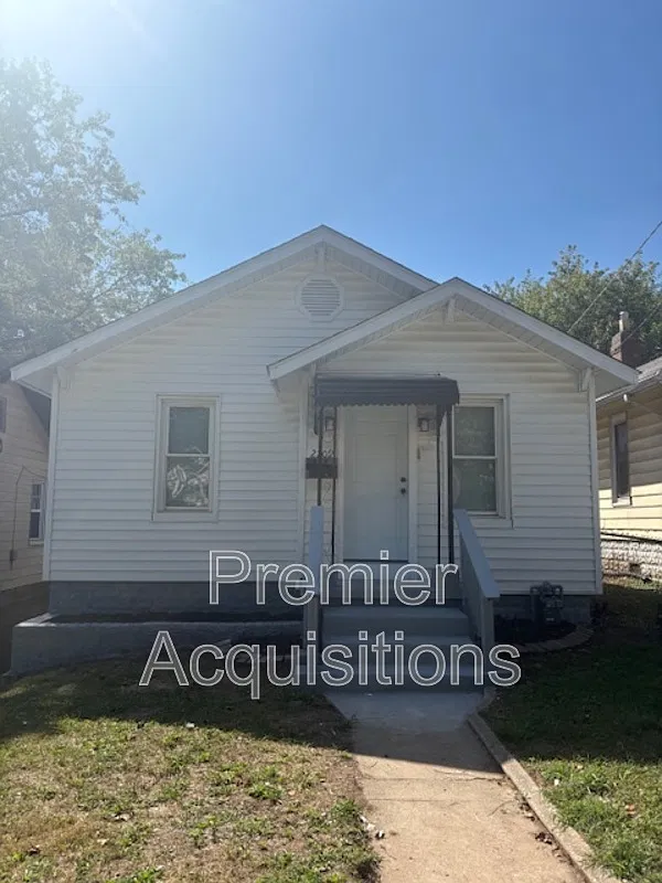 2 bed, 1.0 bath, $1,200 — Photo 1