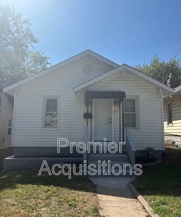 2709 Sanford Ave