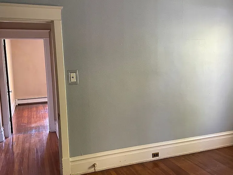 107 E Main St — Photo 6