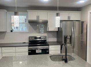 2215 5th Ave, Troy, NY 12180