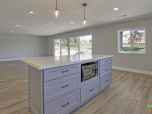 4th image of 64634 Pinehurst Cir