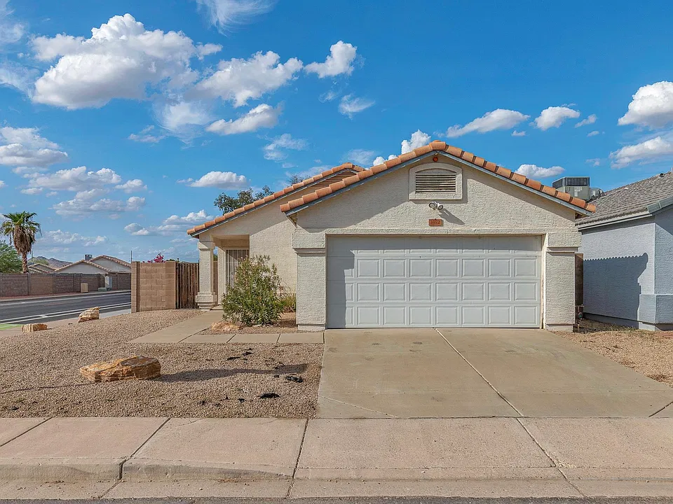 3072 W Lone Cactus Dr