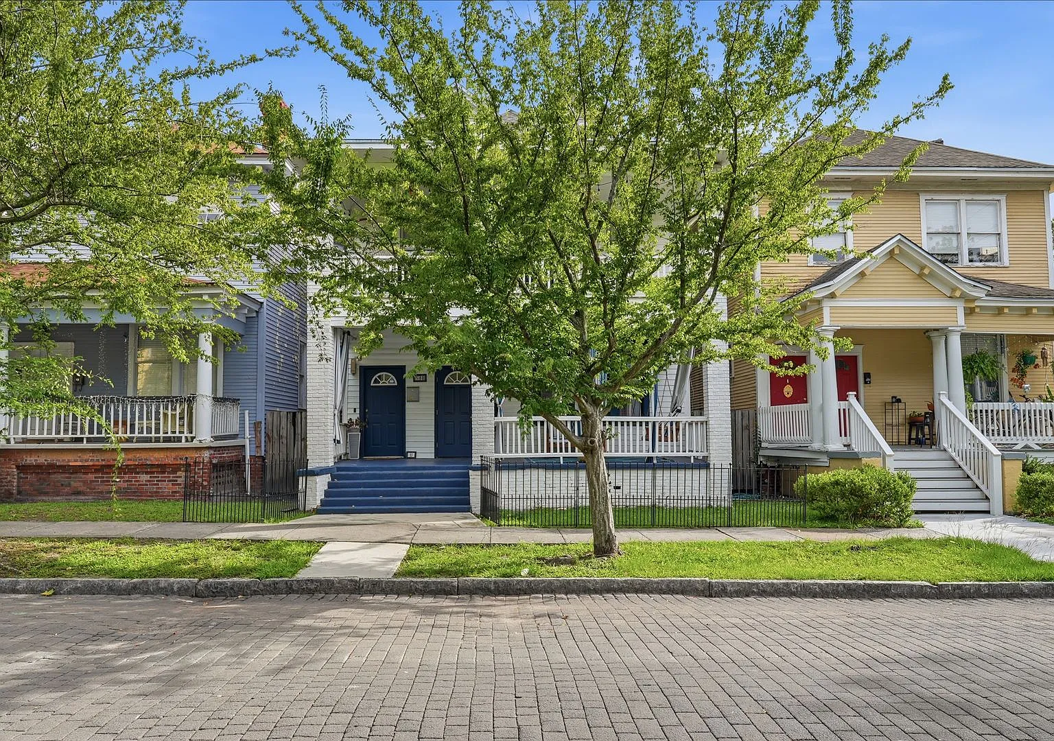 538 E Waldburg St — Photo 1
