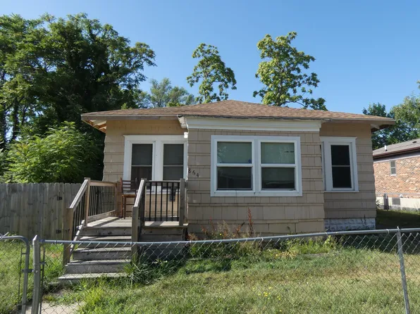 864 Highland Ave, Benton Harbor, MI 49022