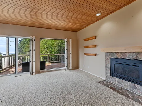 4175 Oregon Coast Hwy #A-3, Depoe Bay, OR 97341