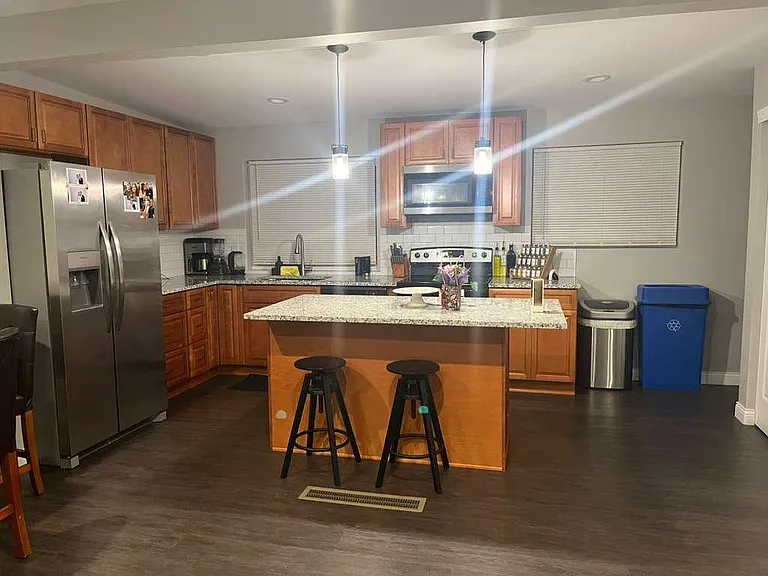 1550 Frebis Ave — Photo 8