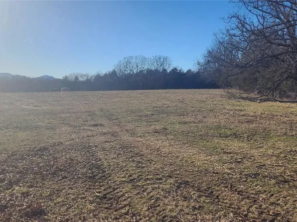 Jones Rd, Everton, AR 72633