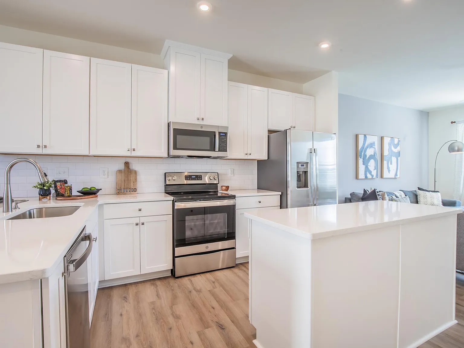 3 bed, 1599 sqft, $2,095 — Photo 4