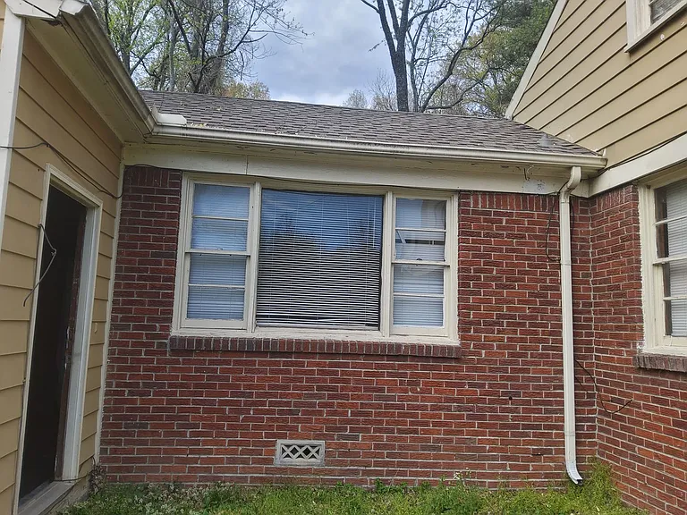 2714 James Rd — Photo 7
