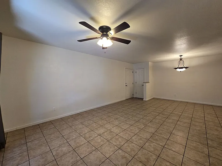 601 W San Mateo Rd #124 — Photo 5