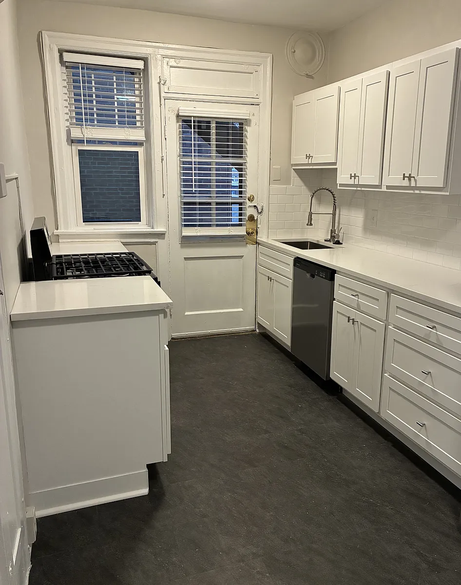 Photo 2 of 16 - 6246 Rosebury Ave #2S - Saint Louis, MO Remodeled kitchen with stainless steel appliances. - 6246 Rosebury Ave #2S