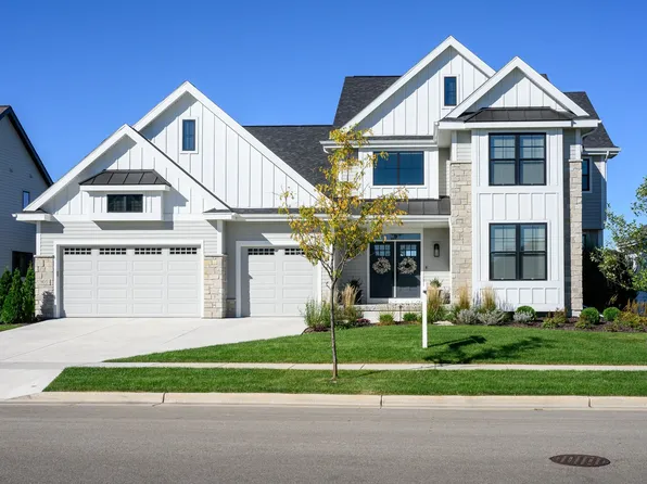 905 Roger Ct, Waunakee, WI 53597