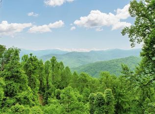 707 Sundown Dr, Franklin, NC 28734