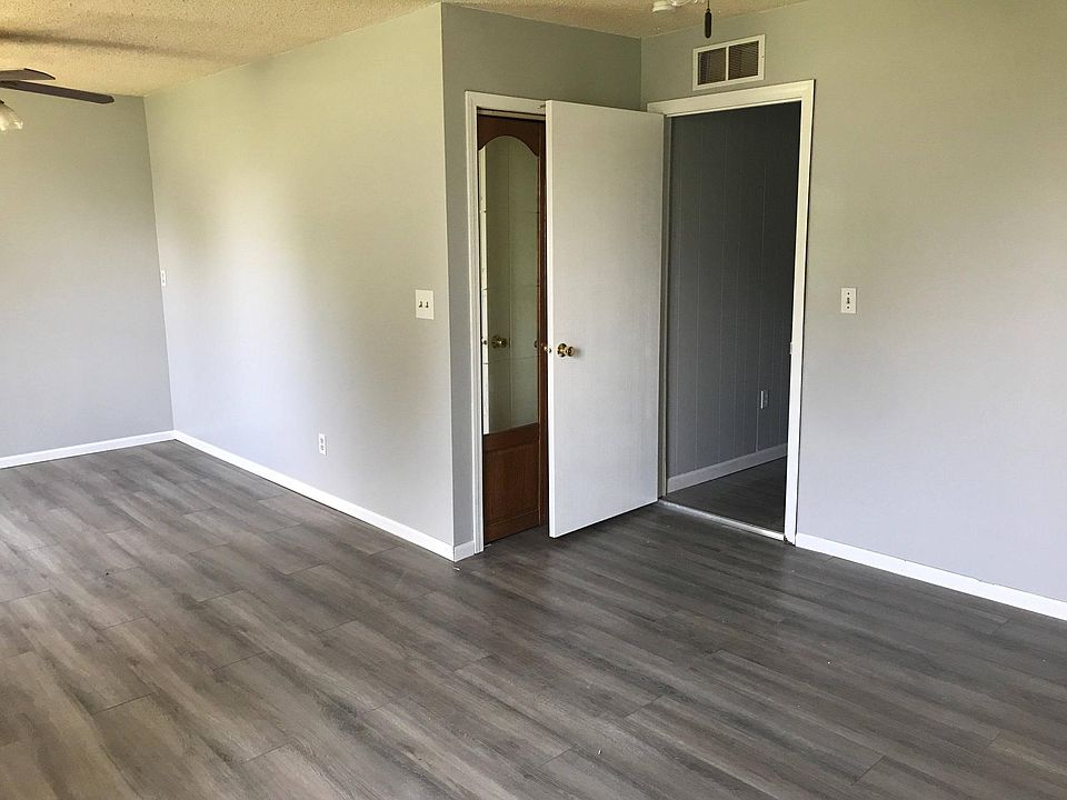2nd image of 2824 Nameoki Dr