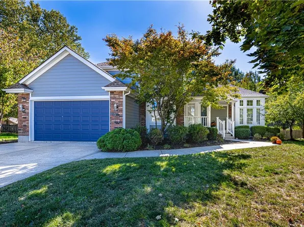 2605 SE Nottingham Dr, Lees Summit, MO 64063