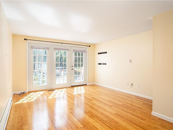 3rd image of 656 Windwood Dr