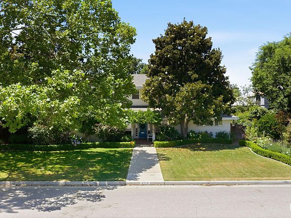 2nd image of 2219 Pine St