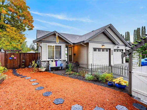 1079 8th St #A, Courtenay, BC V9N 8V2