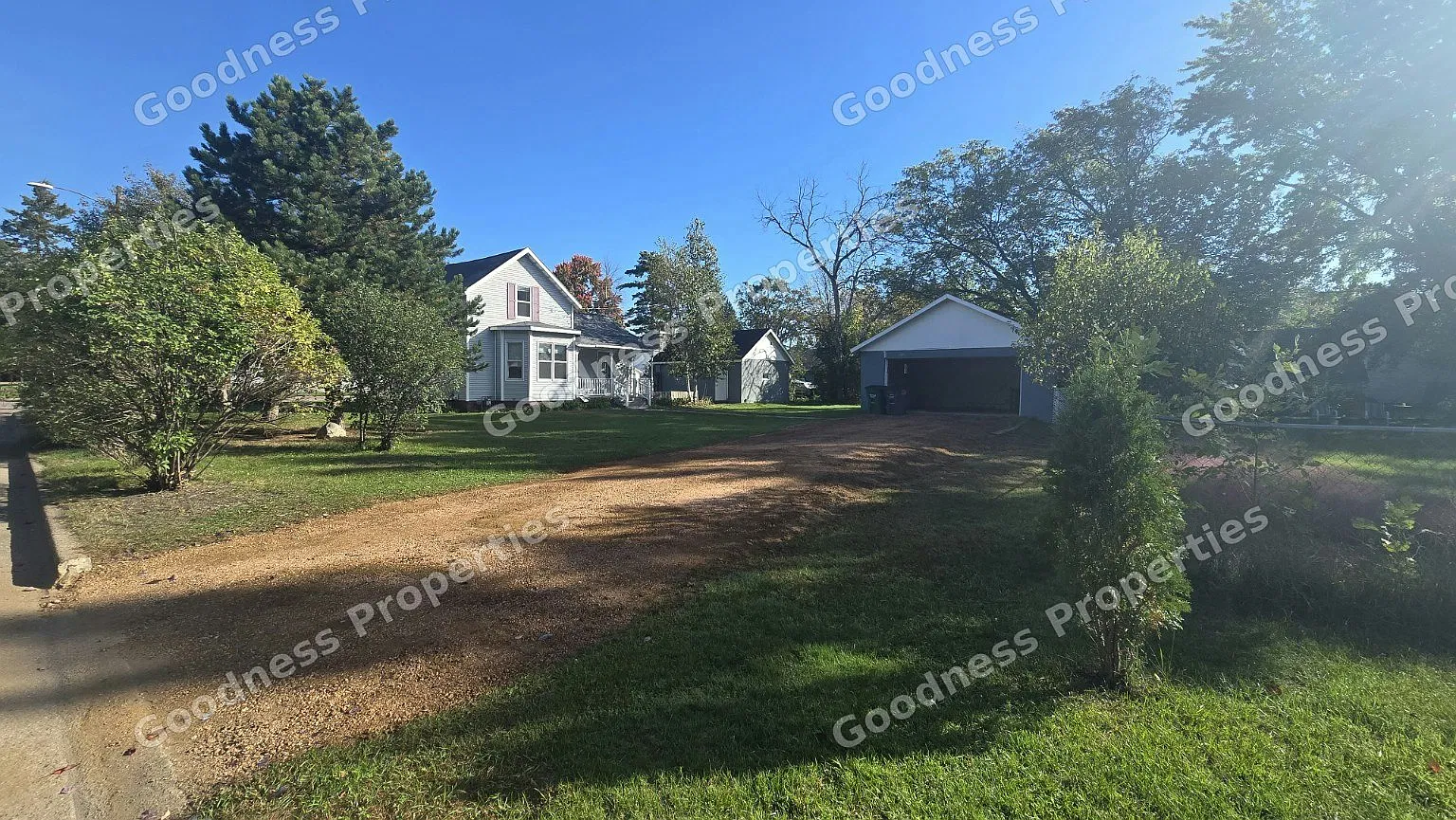 460 Spruce Street — Photo 4