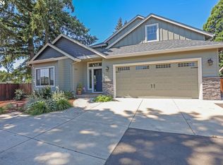 2230 Jeppesen Acres Rd, Eugene, OR 97401