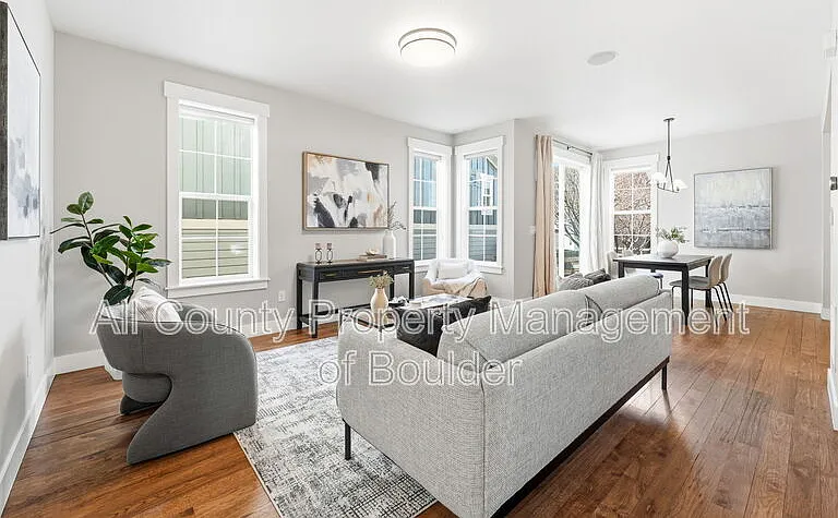2823 Clear Creek Ln — Photo 4