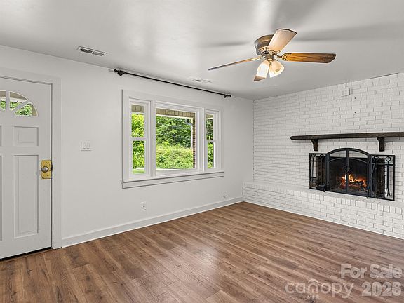 3rd image of 205 Old Fort Rd