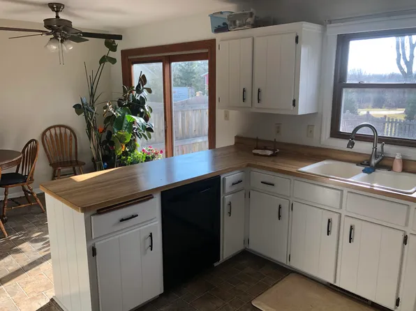 N17W5191 Garfield Cir, Cedarburg, WI 53012