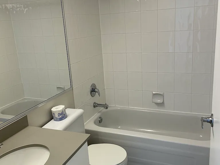 3528 Vanness Ave — Photo 30
