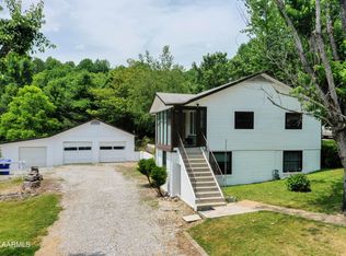 101 Jasper Ln, Oak Ridge, TN 37830