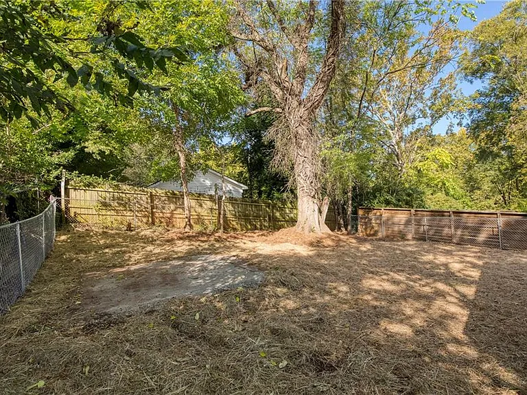 1015 Sims St SW — Photo 35