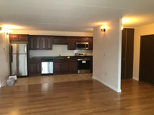 32 Skyline Dr #4 Photo 1