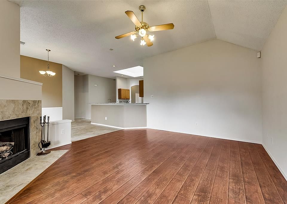 1st image of 941 Blossomwood Ct