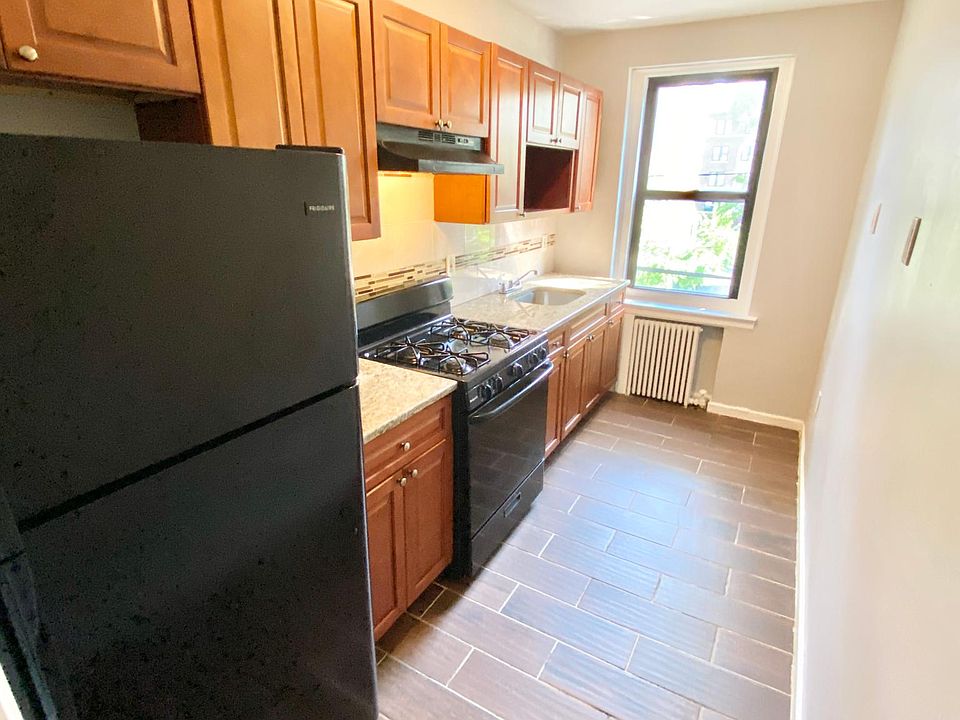 1st image of 69 Lenox Ave #2D