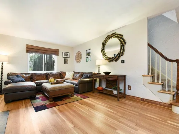 1706 Pioneer Ave, Pittsburgh, PA 15226