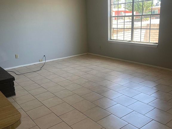 5th image of 2849 Beachcomber Dr #B