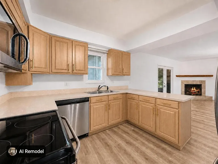 3116 W University Ave — Photo 3