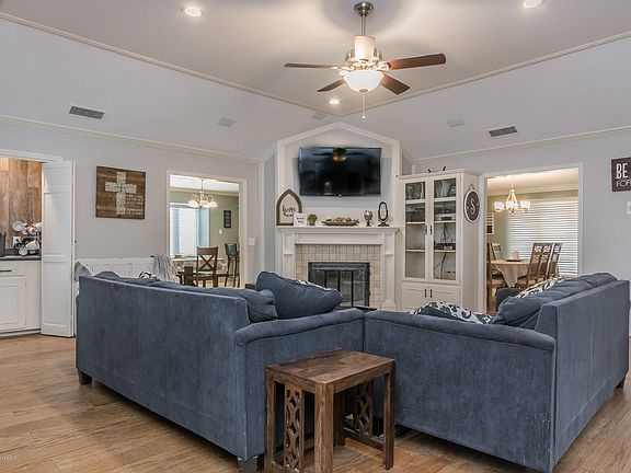 3rd image of 4032 Oakhurst Dr