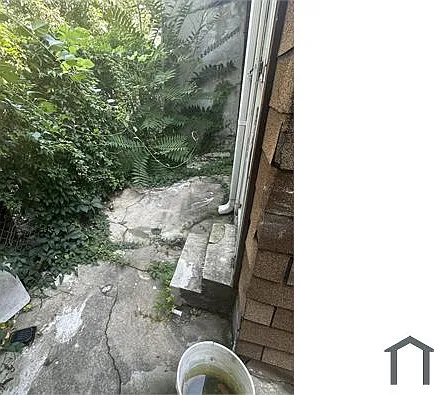 2250 N Howard St — Photo 15