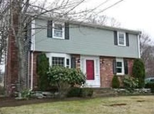 28 Briarwood Dr, Taunton, MA 02780