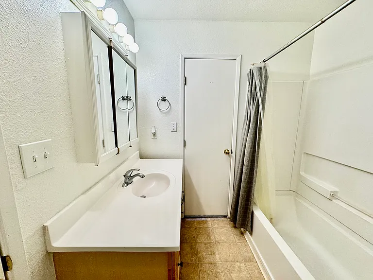 3335 J st — Photo 10