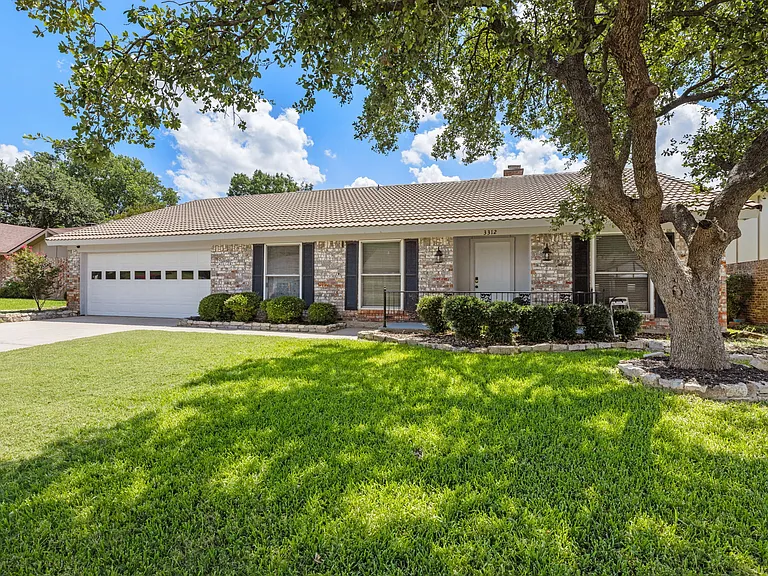 3312 Robinhood Ct — Photo 9