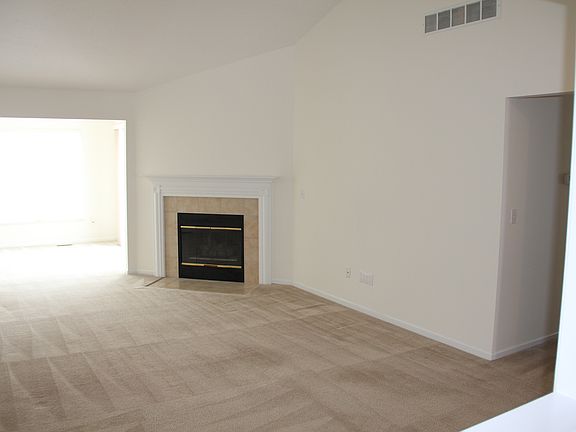 4th image of 439 W Heritage Dr